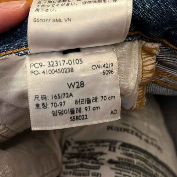 Levi's Classic Blue Denim Shorts - Picture 8 of 8